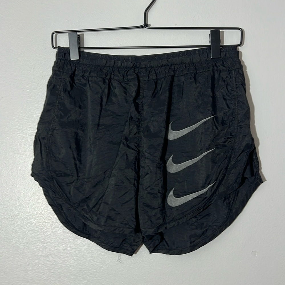 Nike Women's Tempo LUX Run Division 2in1 Packable Running Shorts